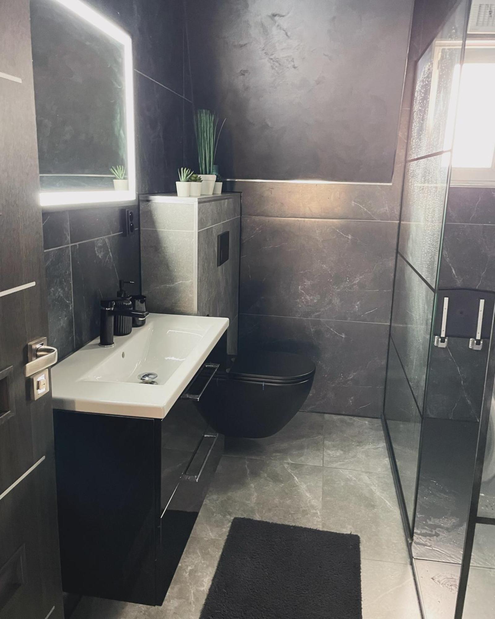 קרלובי וארי Dr. Wolf Apartment מראה חיצוני תמונה